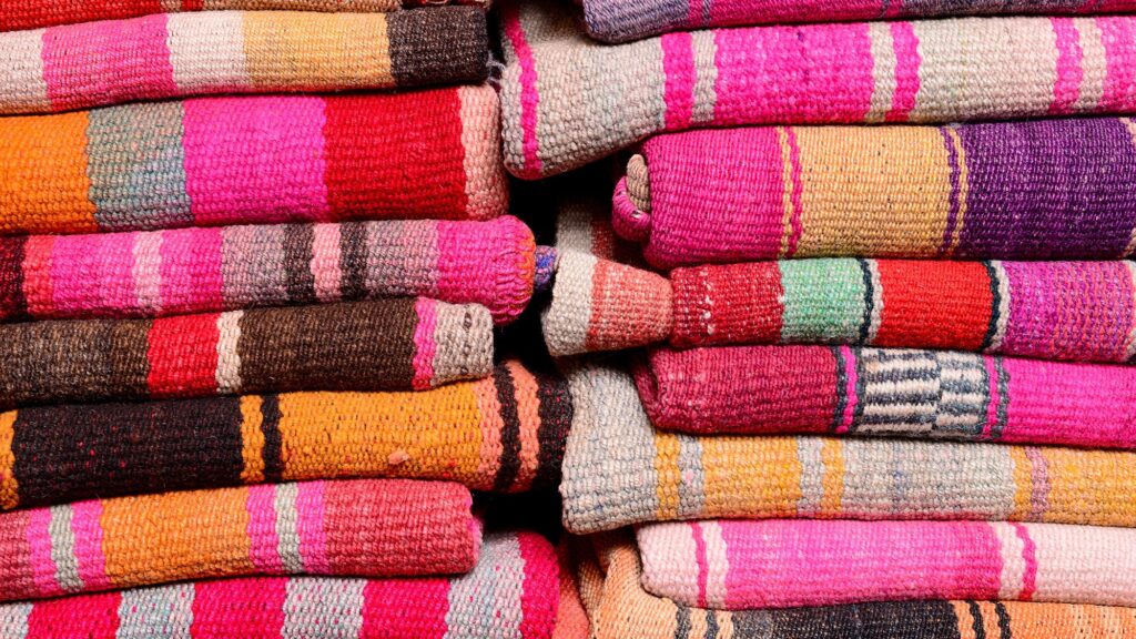 Telas únicas: Guía para combinar y crear prendas con estilo 1 Telas únicas: Guía para combinar y crear prendas con estilo